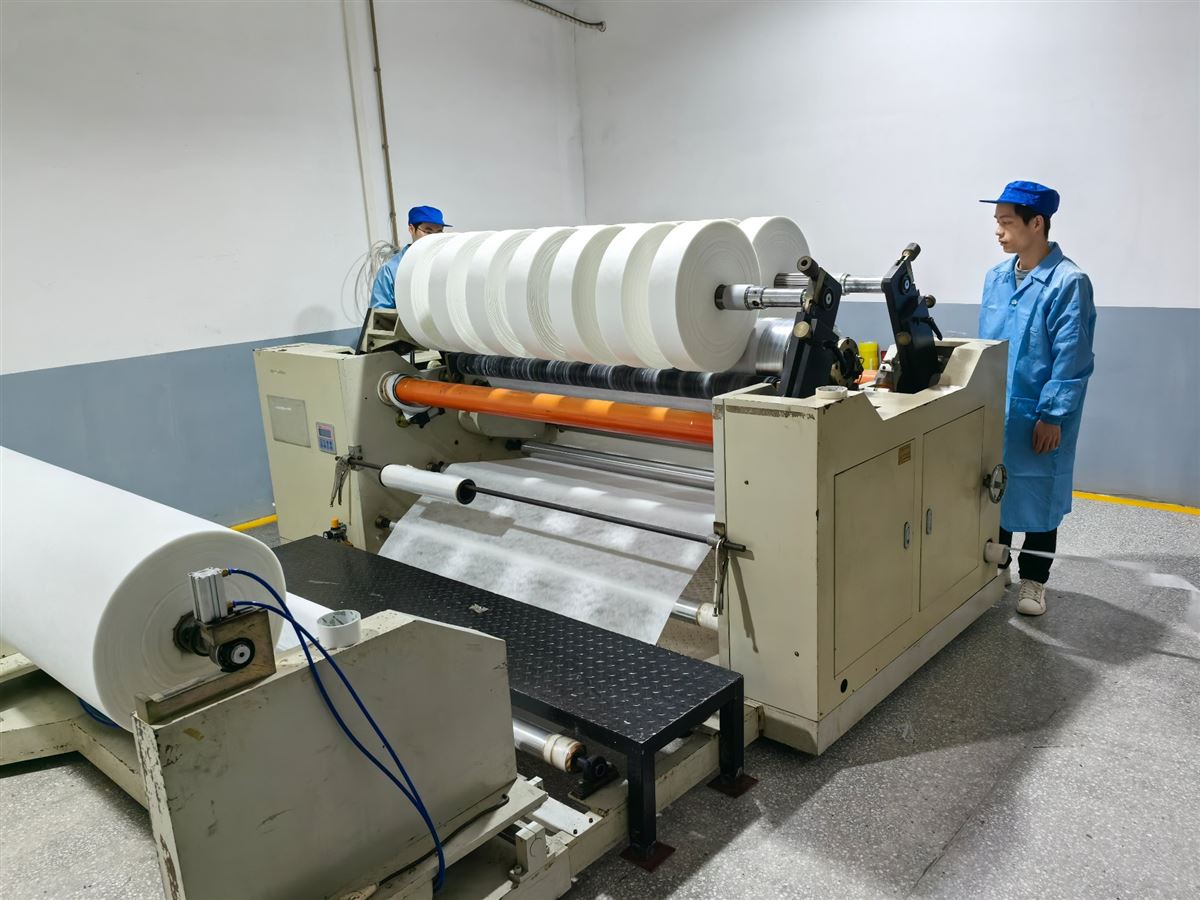 Filter media pleating machine on the production floor